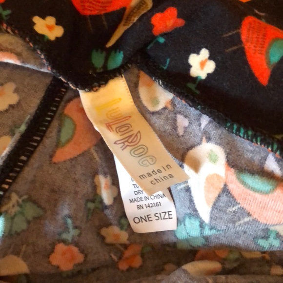 Lularoe OS Leggings - Picture 2 of 3